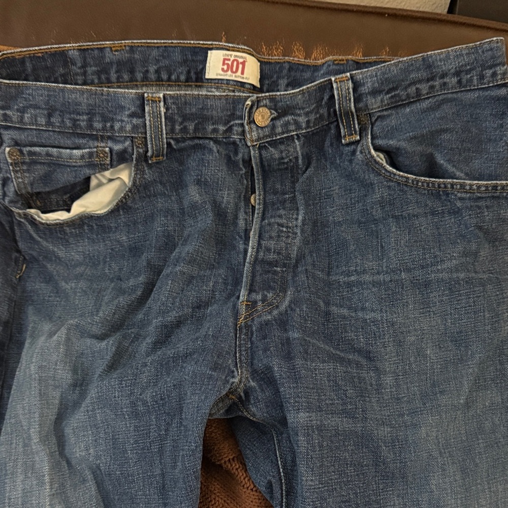 Levi's Men's Straight Jeans in Washed Blue Denim